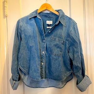 Universal Thread new with tags cropped denim long sleeve shirt